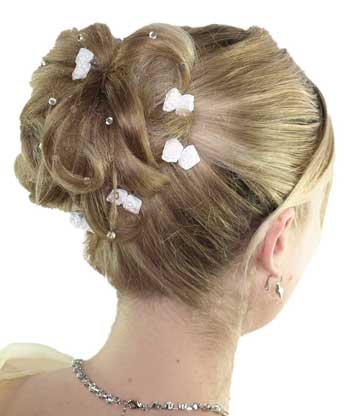 Frisur mit Blüten Haarklammern
