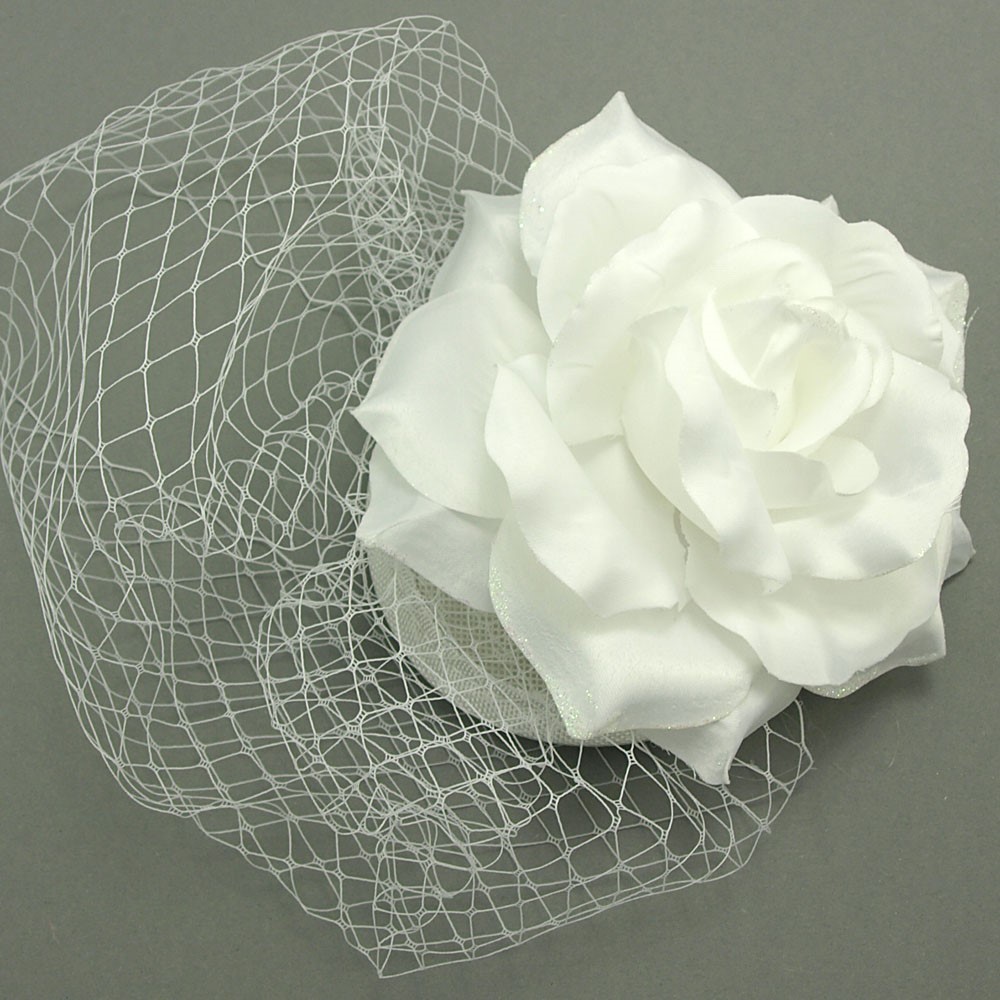 Bild von Fascinator Blume weiß