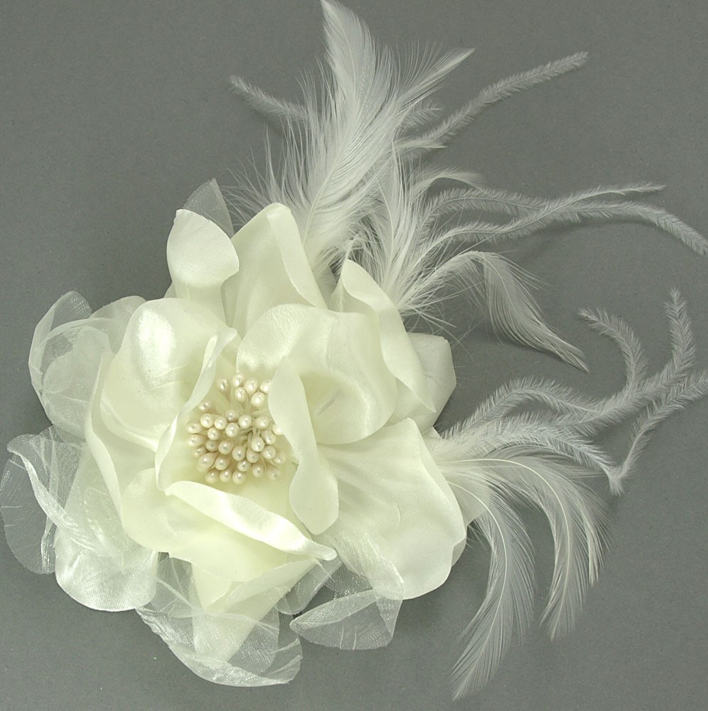 Bild von Haarschmuck Blumen Federn creme